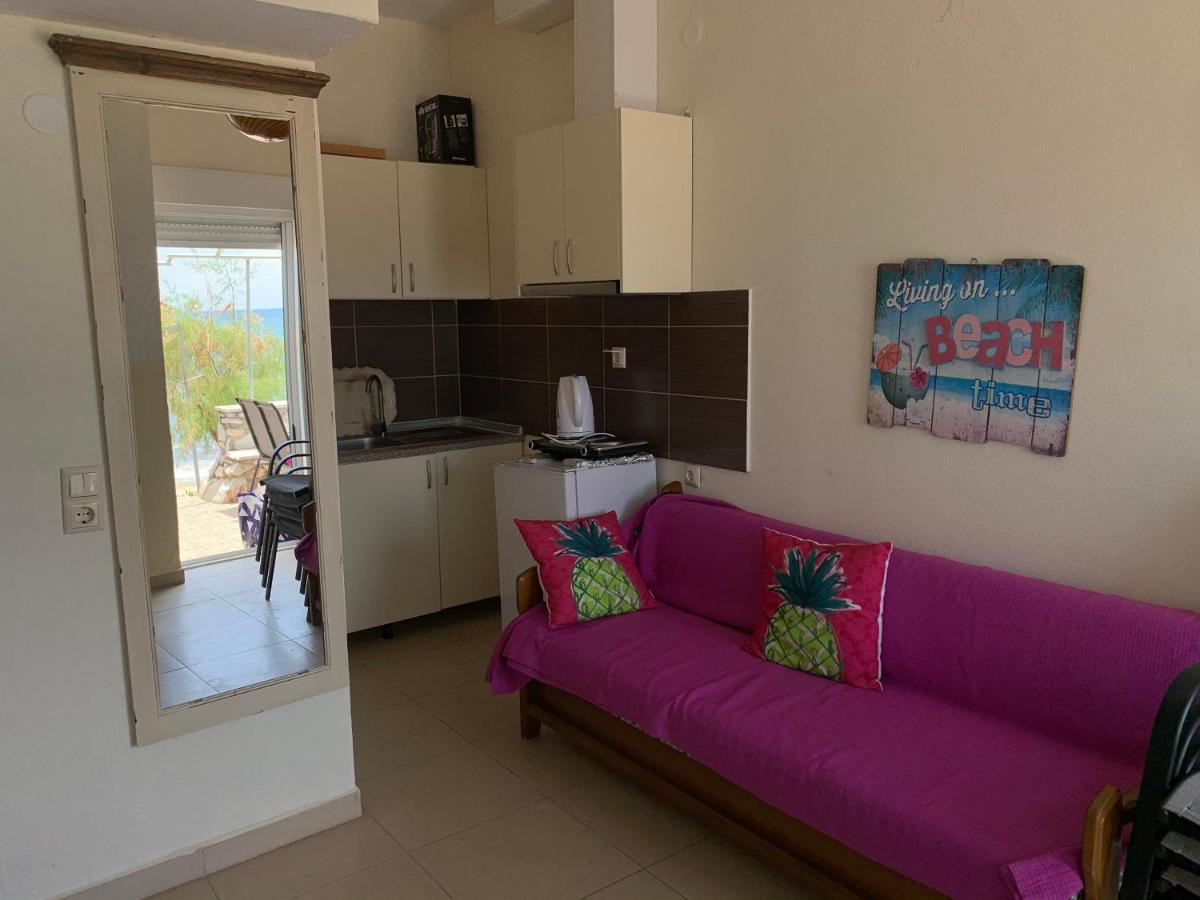 Maria Studio Nea Karvali Luaran gambar