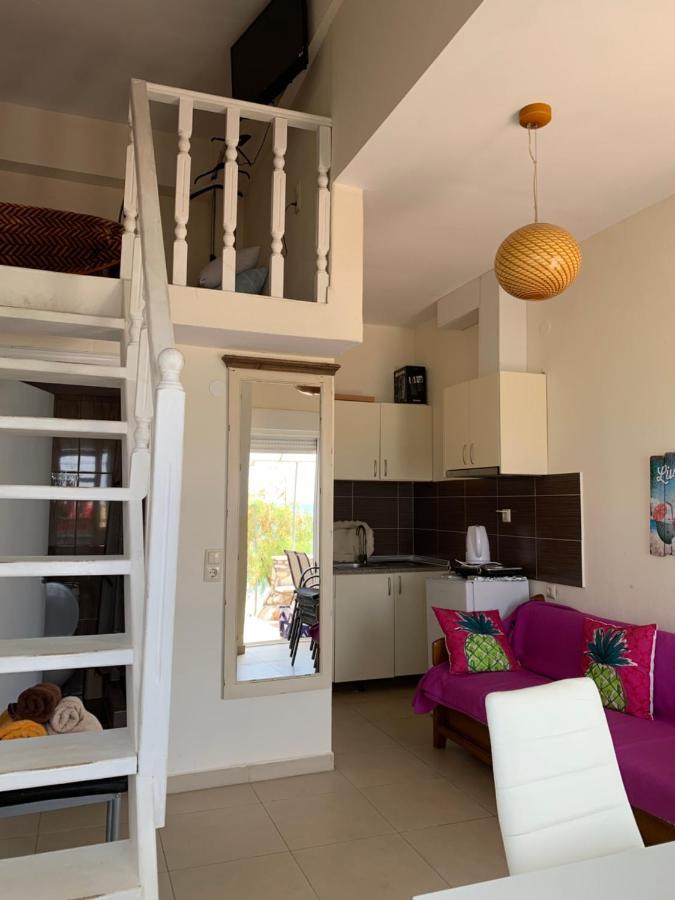 Maria Studio Nea Karvali Luaran gambar